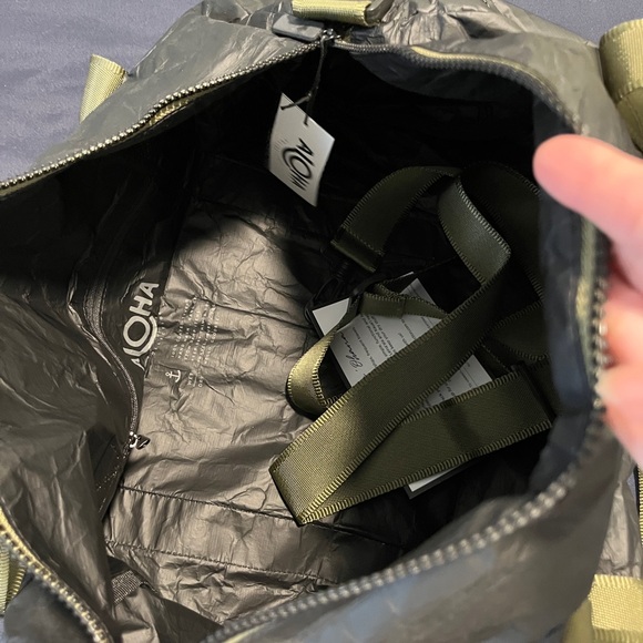 Aloha Collection Black and Olive Green Duffle Bag - Picture 3 of 3